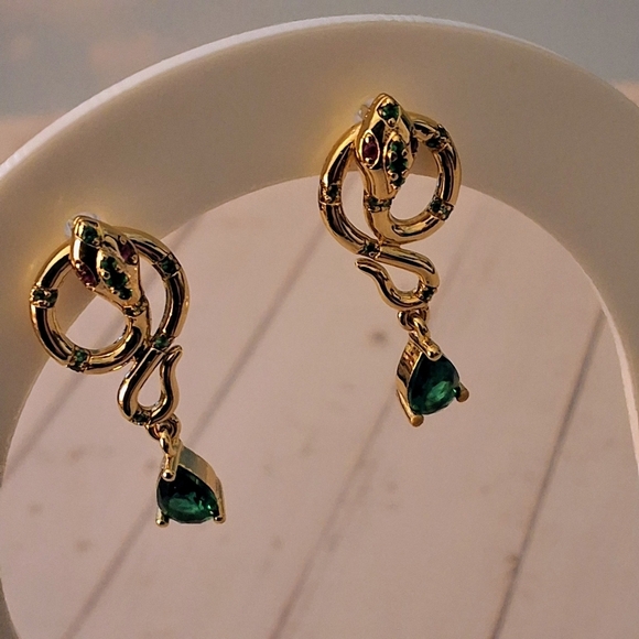 Pretty Bird Serpent Drop Earrings – Emerald Luxe & Snake Charmer Vibes - Picture 5 of 11